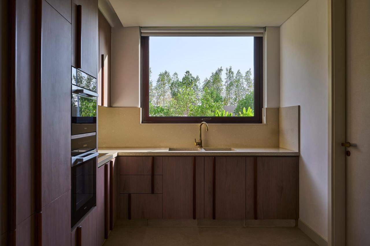 सहारा Erth Abu Dhabi Hotel 5*