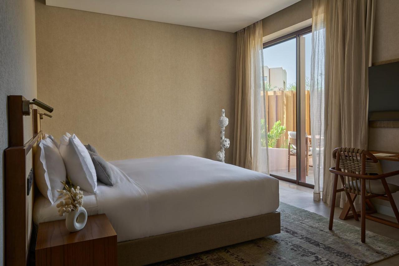 सहारा Erth Abu Dhabi Hotel 5*